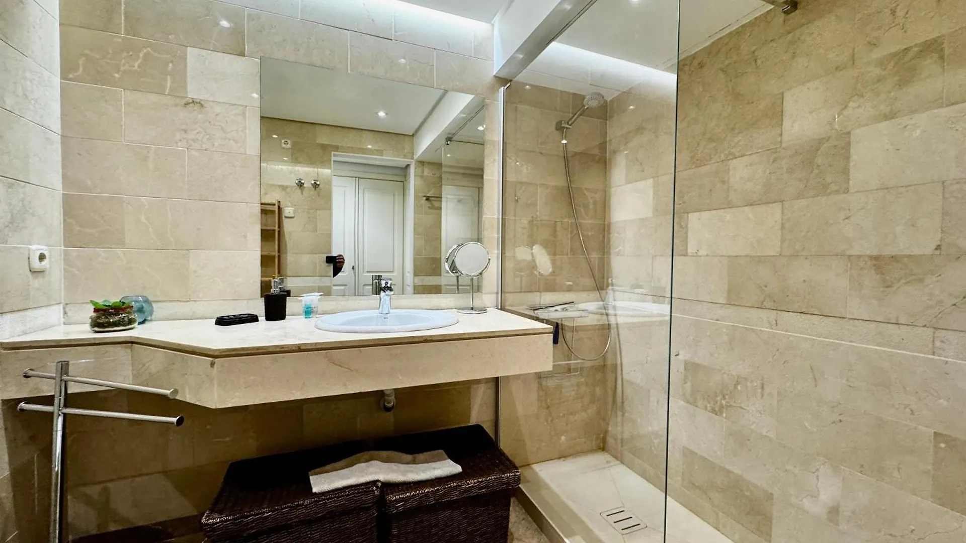 Rs 12 II Luxury Center Of Marbella - Eaw Homes